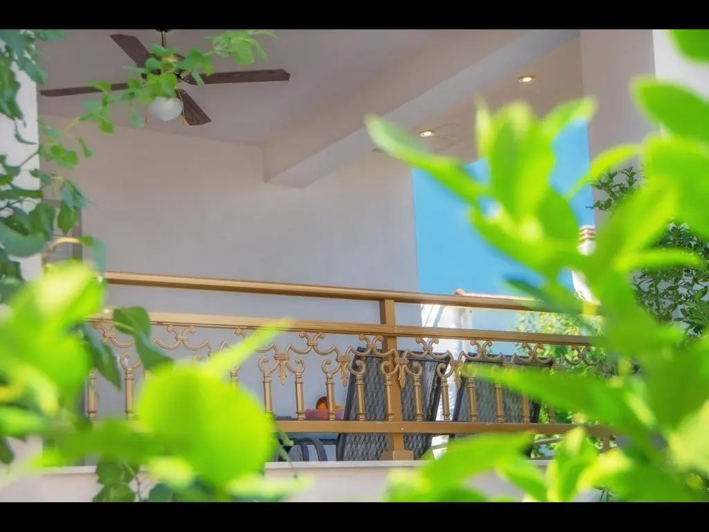 Pasithea House