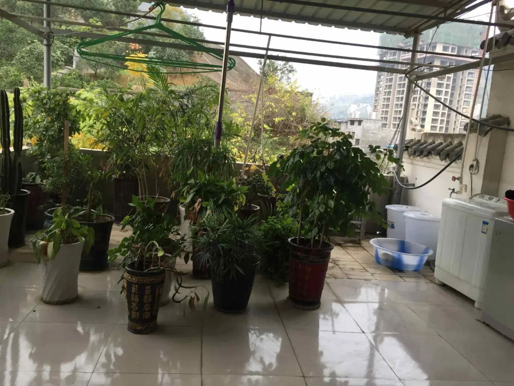 Yanhe Haina Hotel