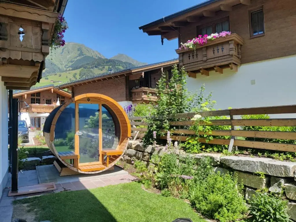 Hochalmbahnen Chalets Rauris 1-02, Maislaufeldweg 1b