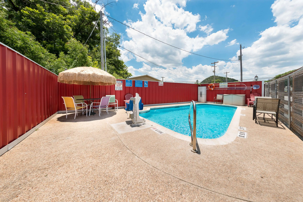 Americas Best Value Inn - Legends Inn