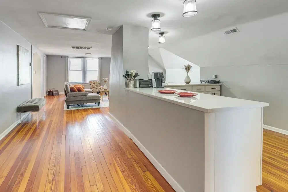 Walk to Coventry Village: Charming Top-Floor Unit