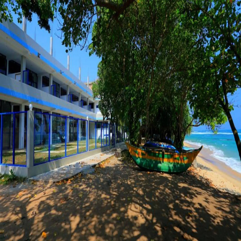 Paradise Beach Resort & Diving school