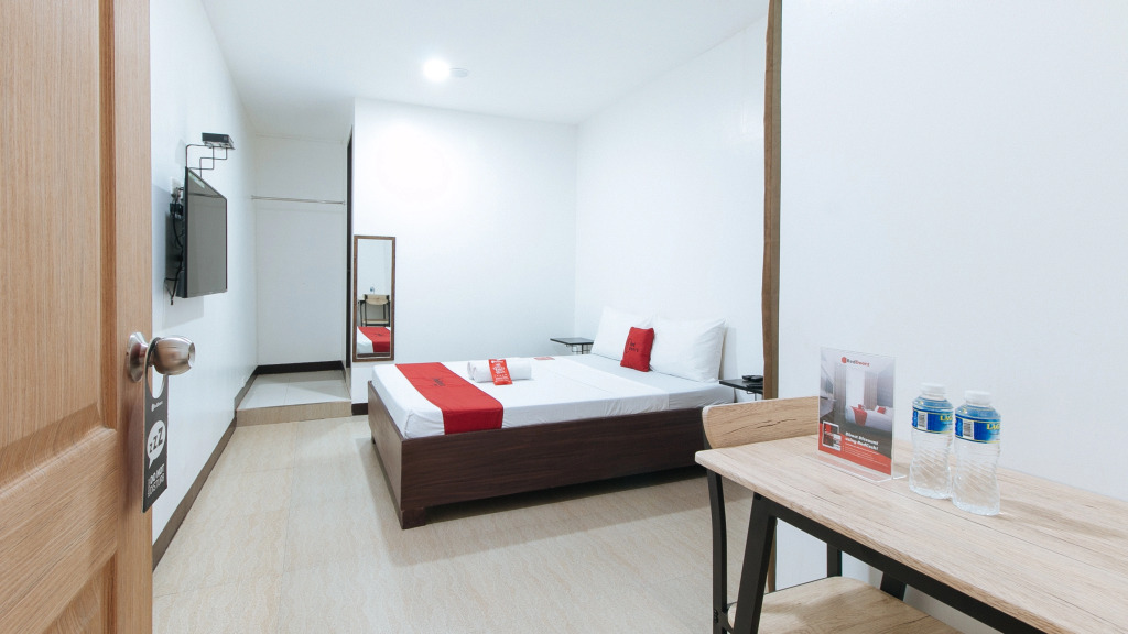 RedDoorz at San Antonio Makati