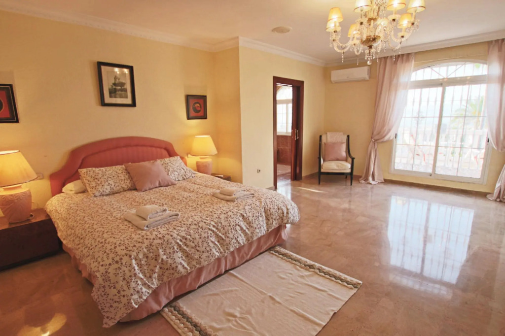 TESS Villa Paradise