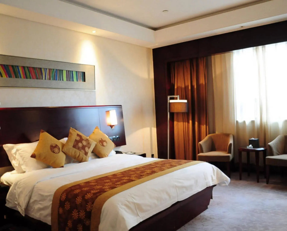 Yizui Crown Hotel
