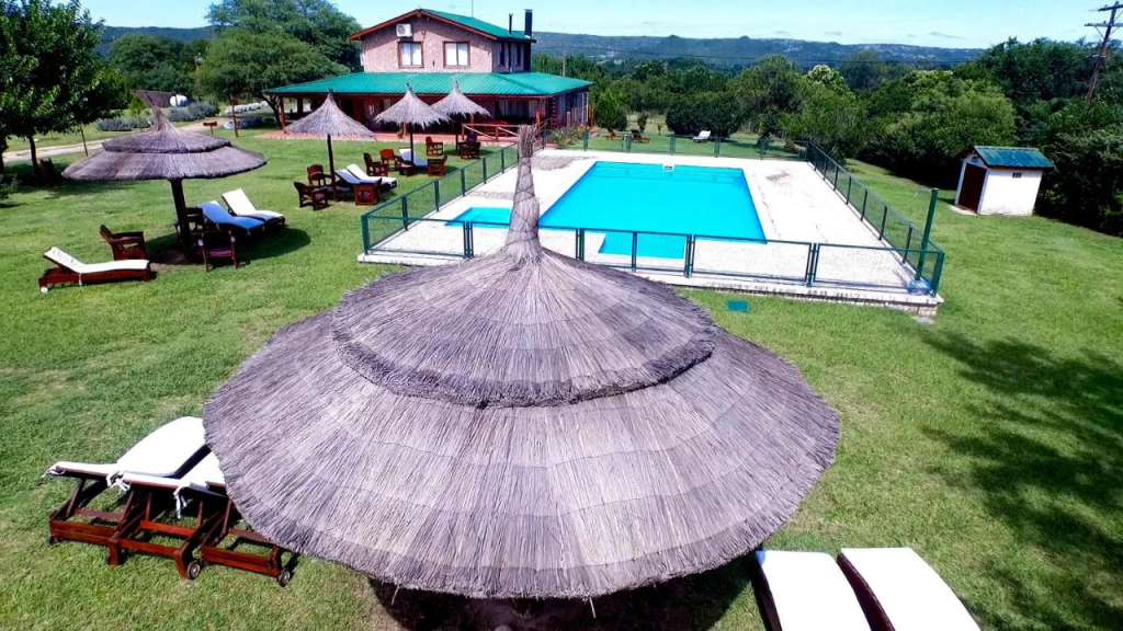 Las Cortaderas Cabañas de Tronco