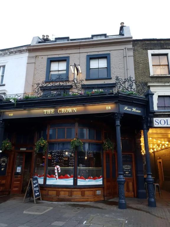 The Crown Pub & Guesthouse