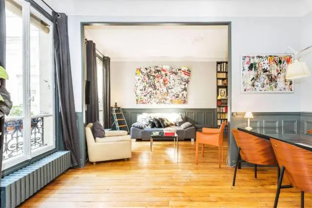 Large & Bright Apartment, Central Paris, Montmartre-Opéra, Picturesque Rue des Martyrs