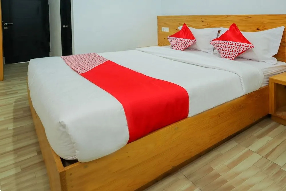 OYO 1317 Pinnus Residence Syariah