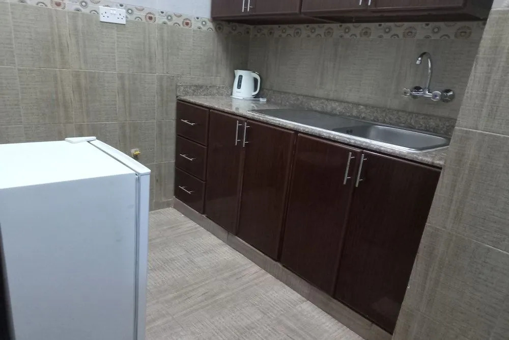 Super Oyo 147 Babylon Furnished Apartment