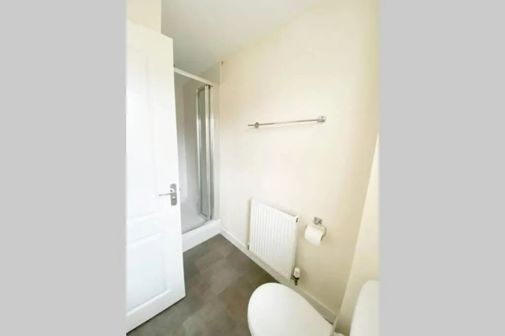 EasyRest House in Peterborough - Perfect for Contractors - Private Parking