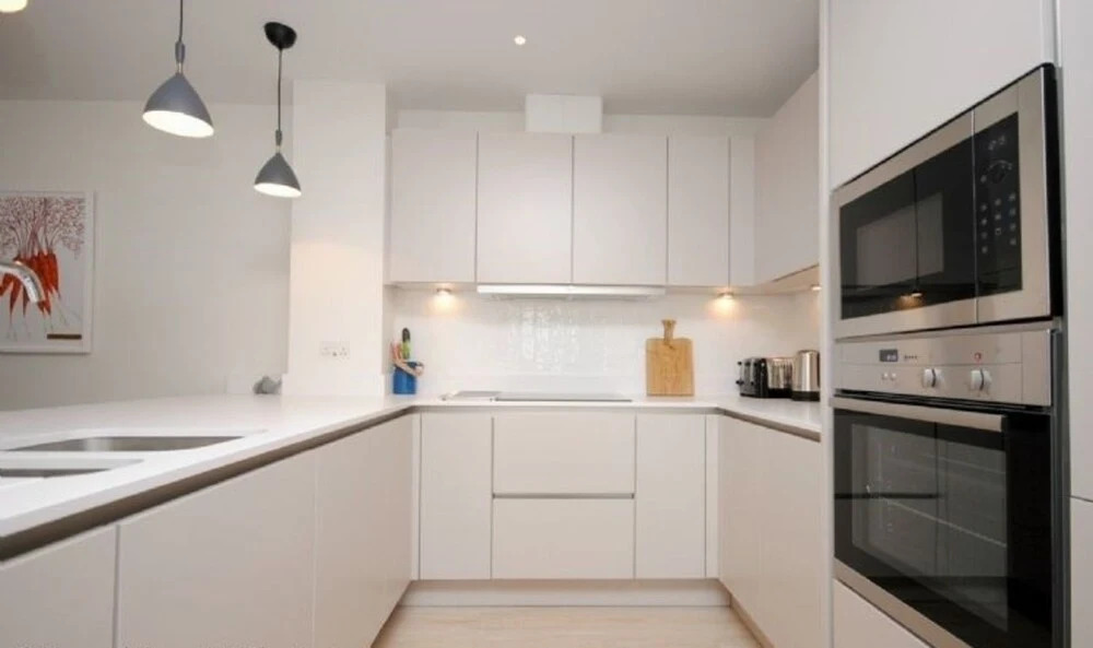 8 The Salterns, Chichester 402400