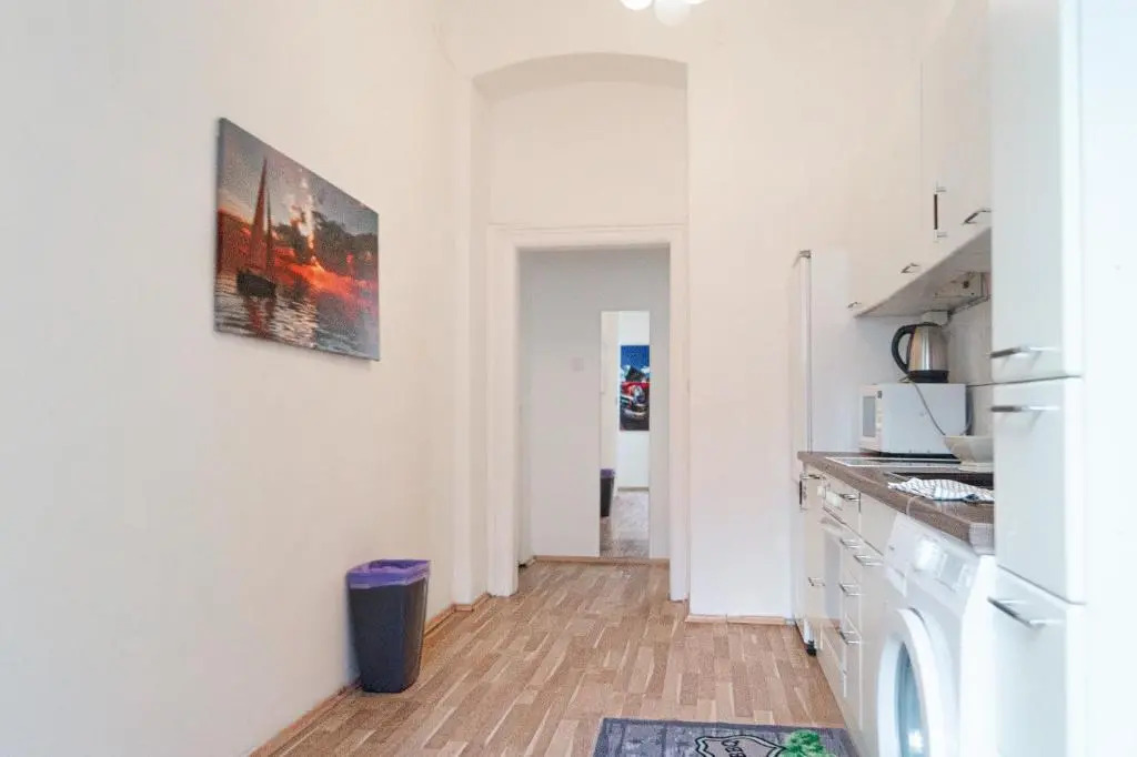 Pleasant 4 private rooms in shared Apartment- Ideal for short & Longstays