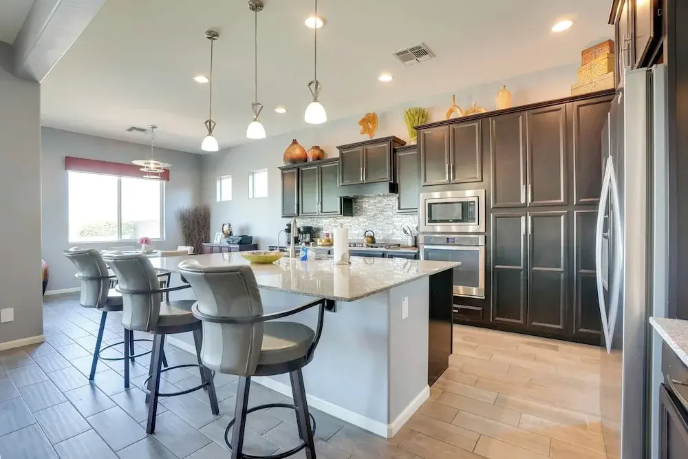 6 Mi to Luke Afb: Oasis w/ Private Pool