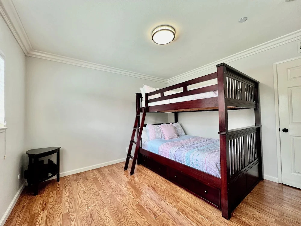 Large Family Pool Home 2.5 Miles To Disney w/3 King Beds!!!