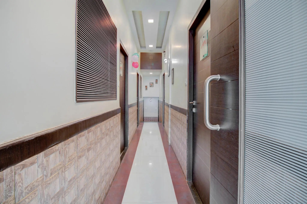 OYO 5512 Hotel Avenue