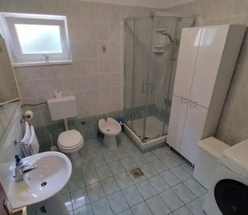 Apartments Grbac Veli Rat-Seaside
