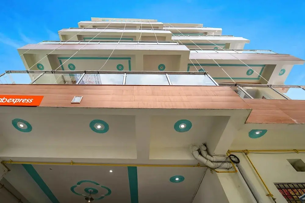Fabhotel Keptown