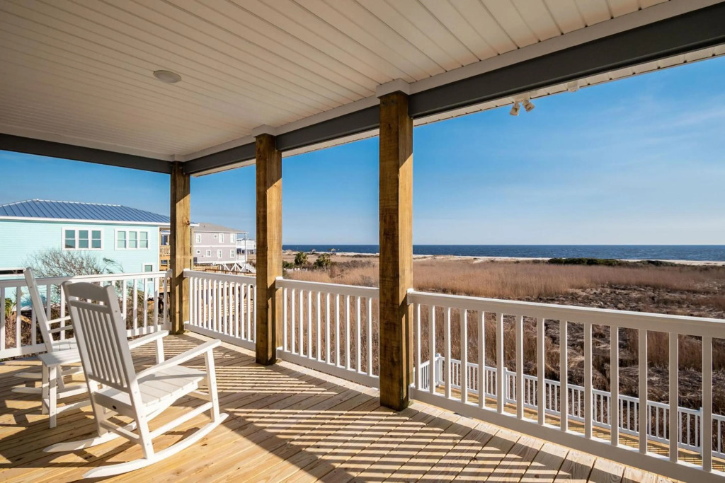 Ocean Wind by Oak Island Accommodations