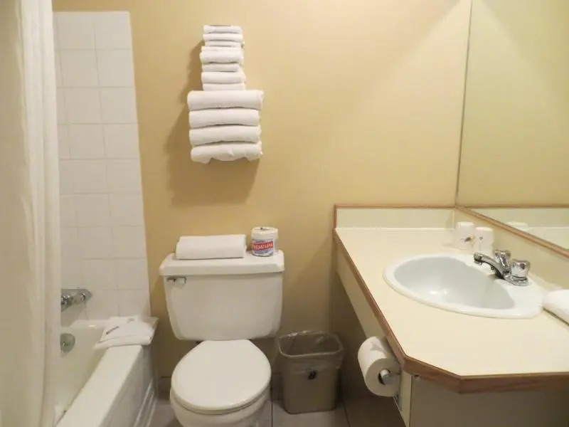 Super 8 Motel - Penticton
