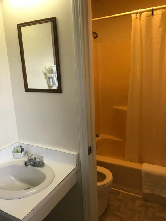 Four Seasons Motor Inn