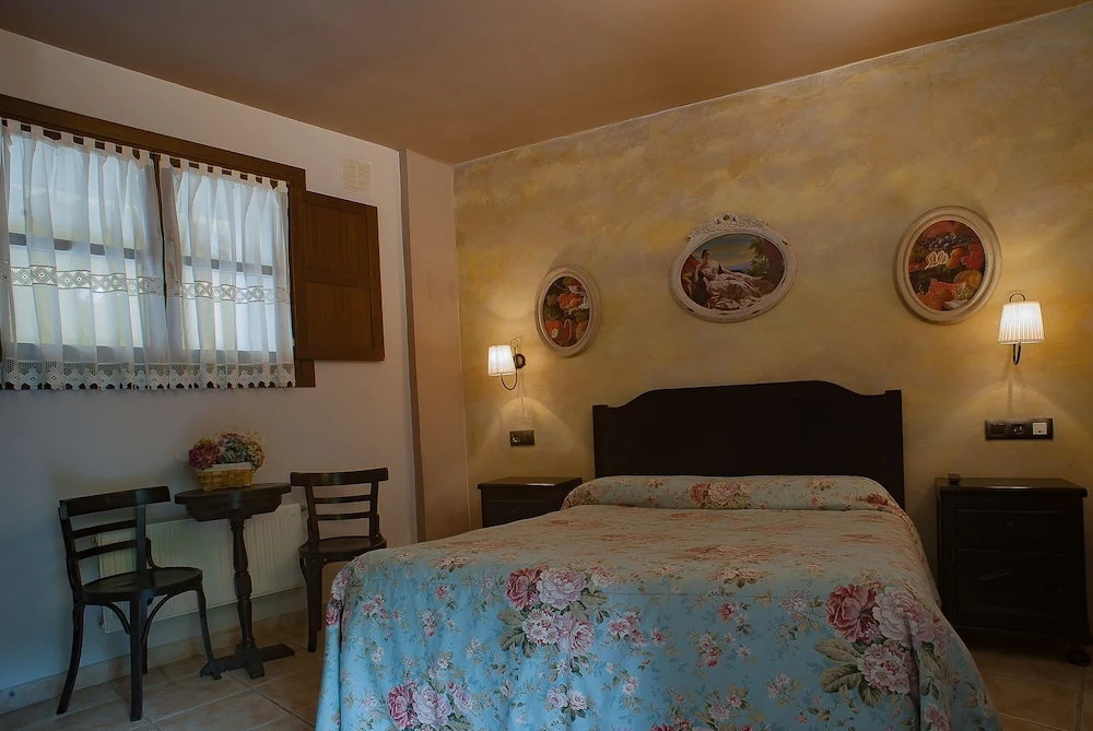 Hotel Rural "Corru San Pumés"