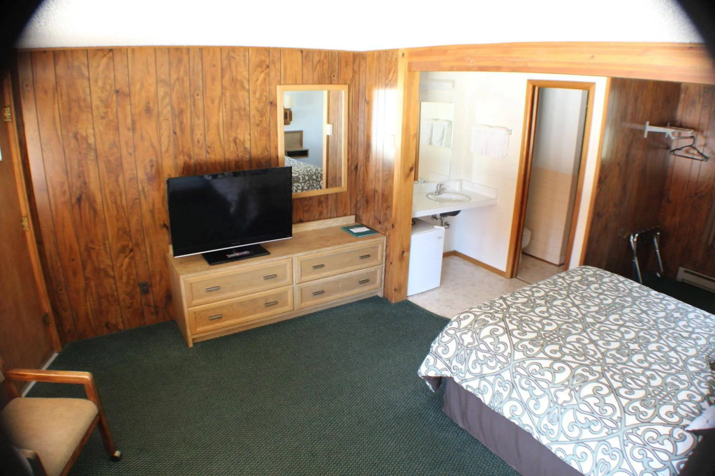 Lone Eagle Lodge
