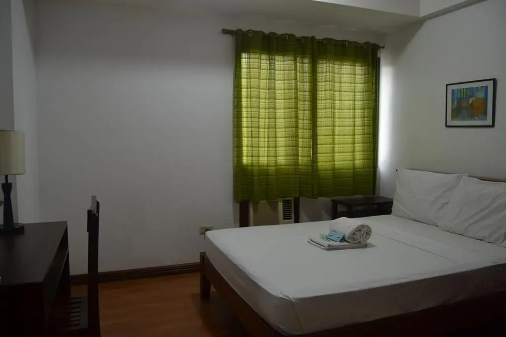 Isabelle Royale Paranaque