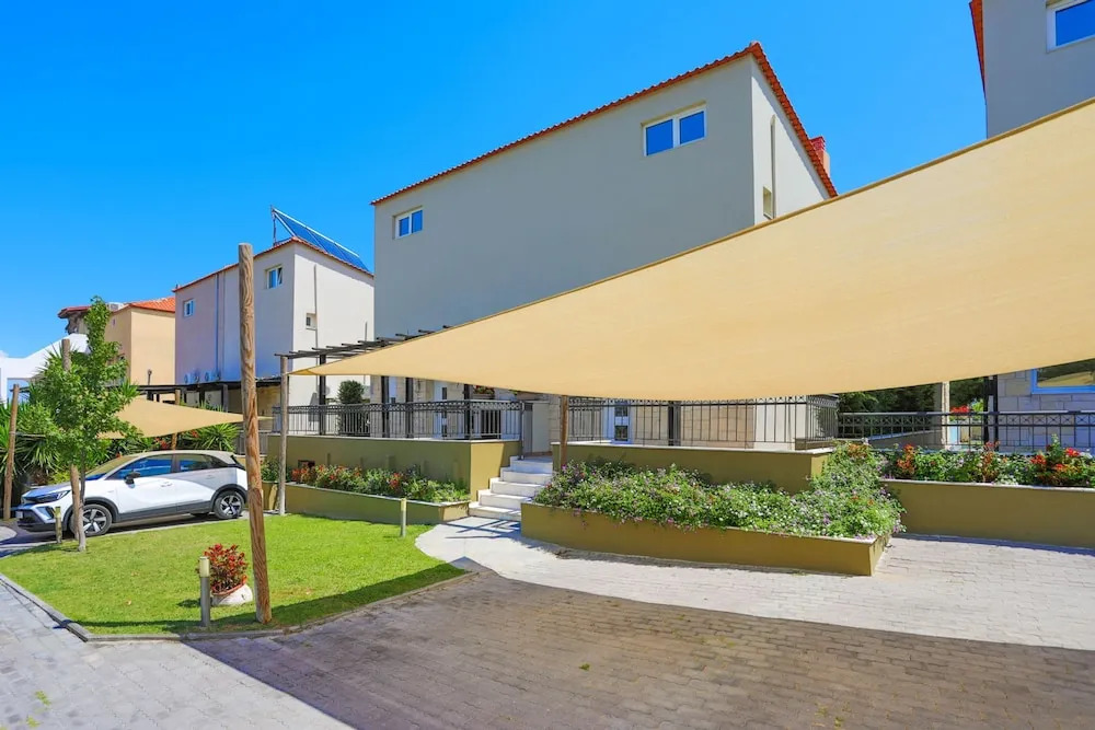 Sunny Villa Hanioti
