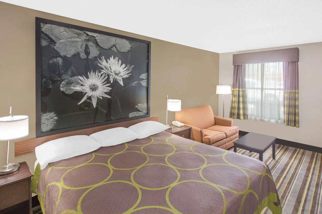 Super 8 by Wyndham Bay St. Louis