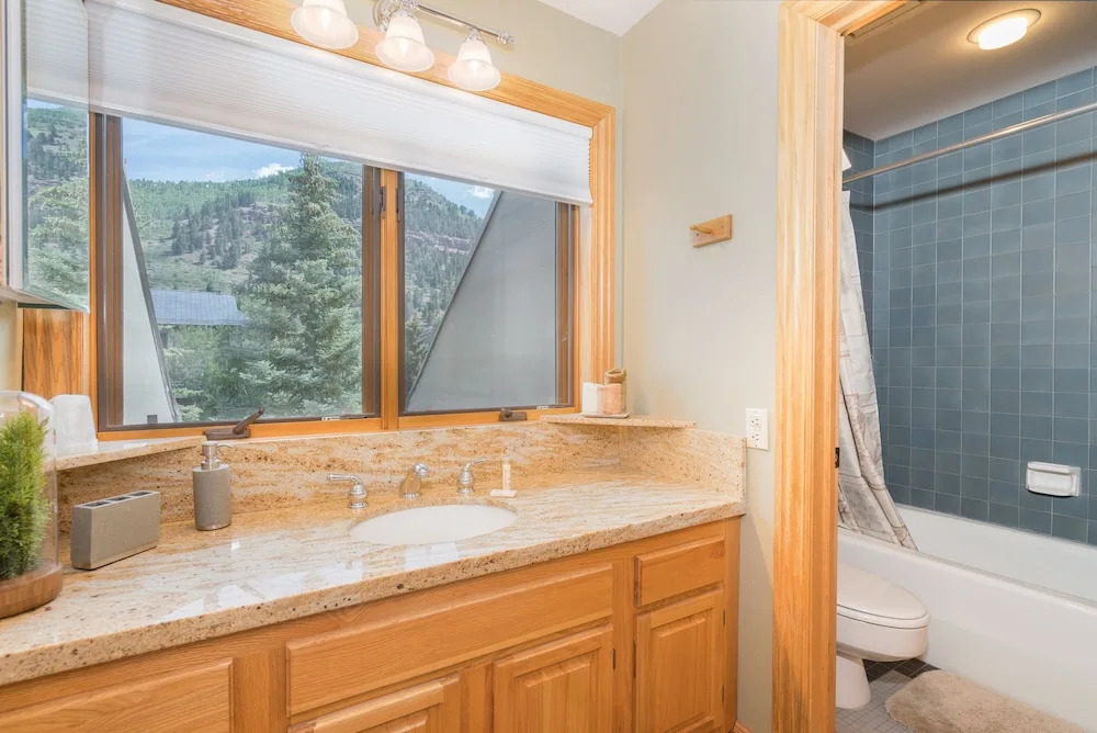 Cimarron Lodge 33 by AvantStay Ski-InSki-Out Property in Complex w Two Hot Tubs