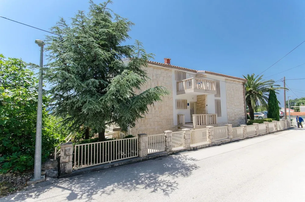 Apartments Pero