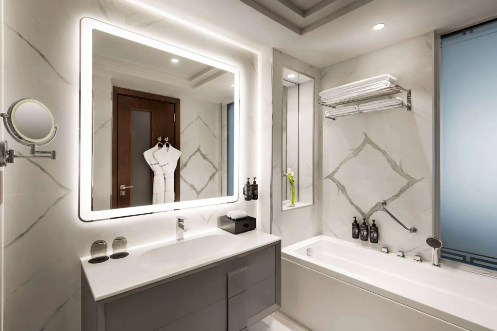 Wyndham Grand Doha West Bay Beach