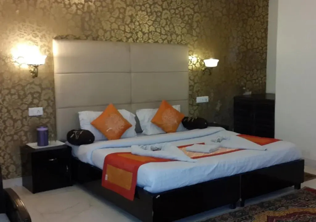 The Seasons Dalhousie - Best Valley View & Mountain View AC Hotel in Dalhousie