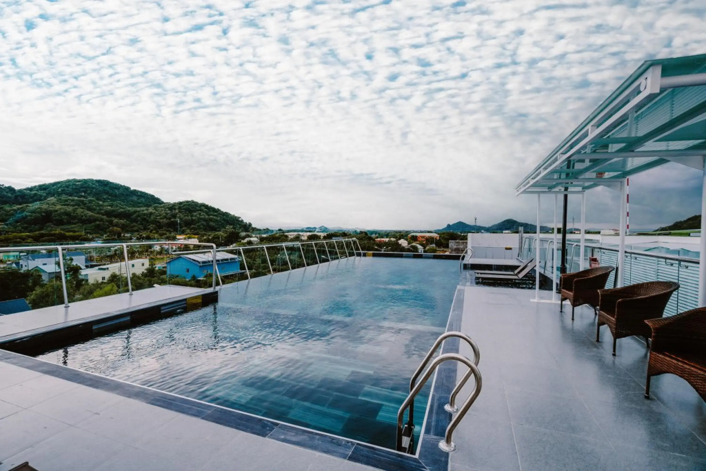 SUNRISE Hotel HA TIEN