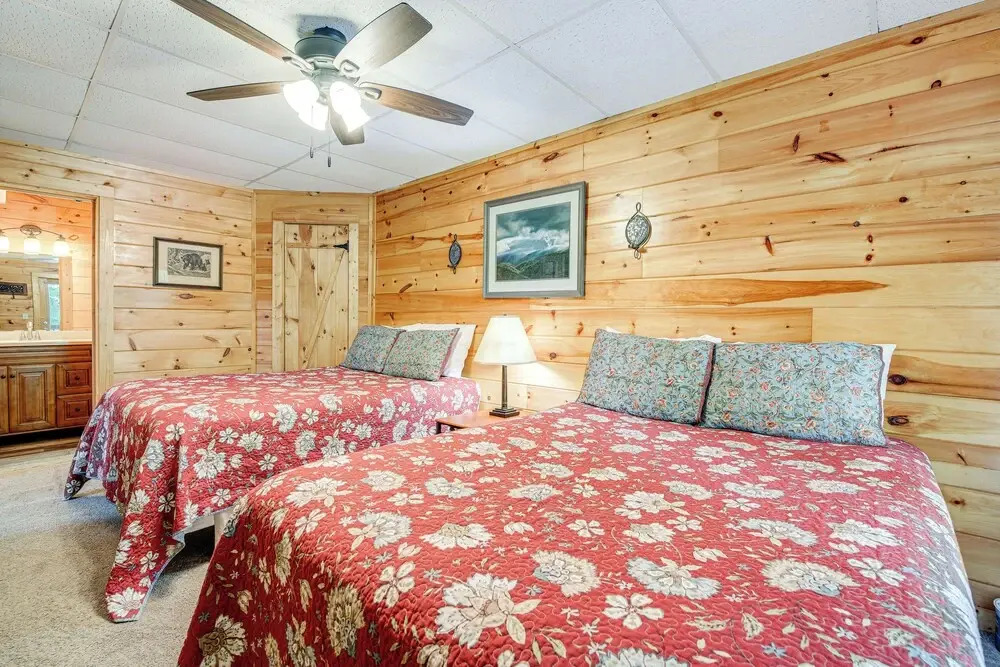 Cabin w/ Community Perks: Half-mi to Ober Mountain