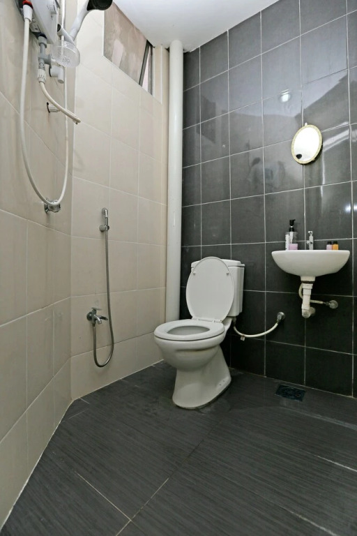 Semerah Suites by OYO Rooms