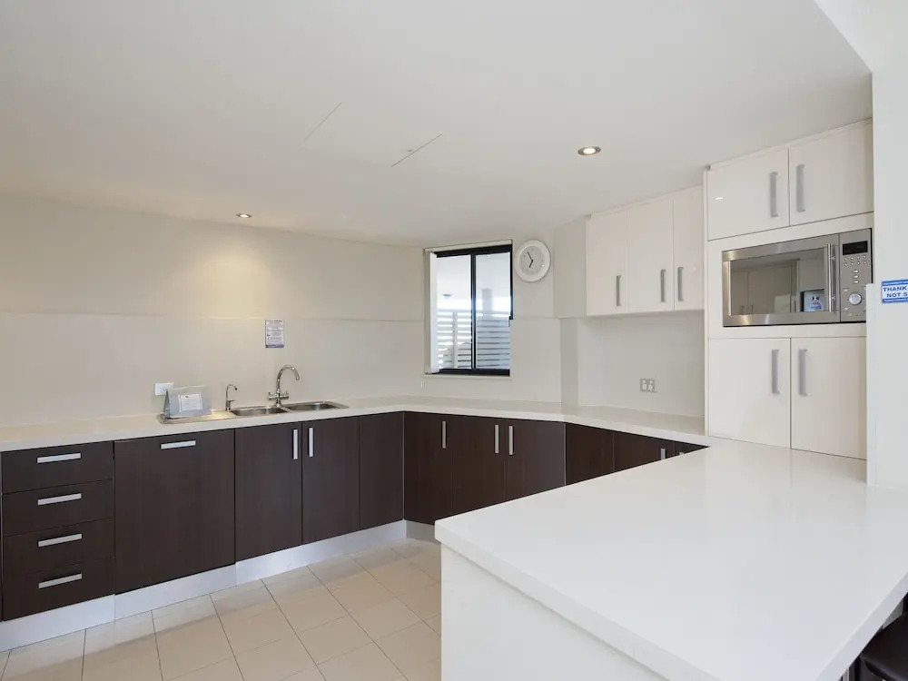 Dolphin Cove, Unit 13/2-6 Government Road