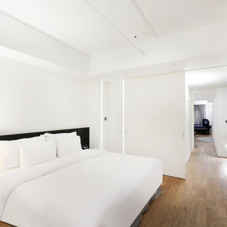 Hotel 498