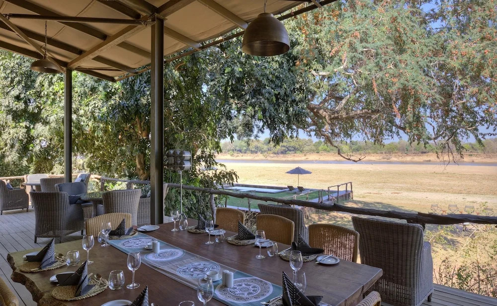 Shawa Luangwa Camp