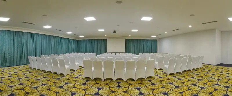 Davanam Sarovar Portico Suites