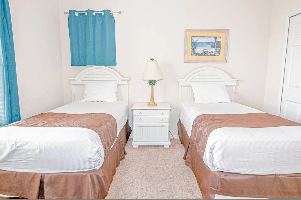 Go 13 - Bahama BAY in Davenport