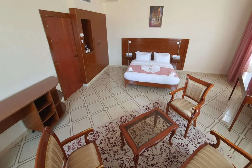 Hotel Nail Zakaria