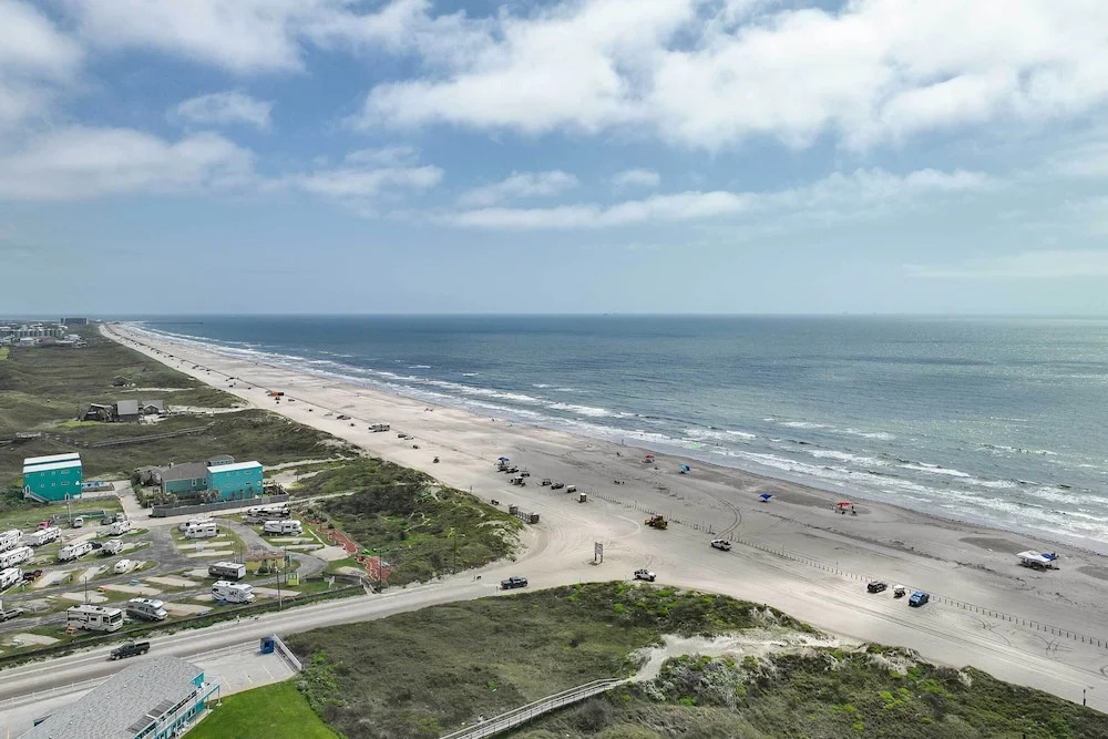 Port Aransas Vacation Rental w/ Pools - Near Beach
