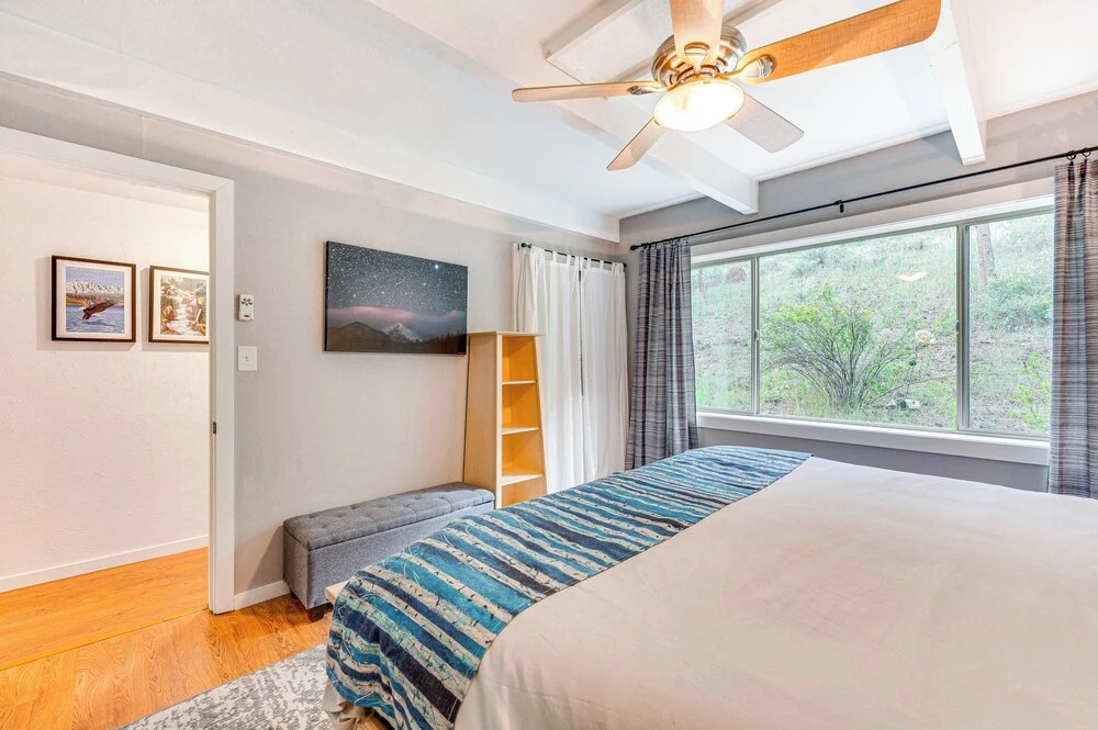Estes Park Condo w/ Deck & Views ~ 3 Miles to Rmnp