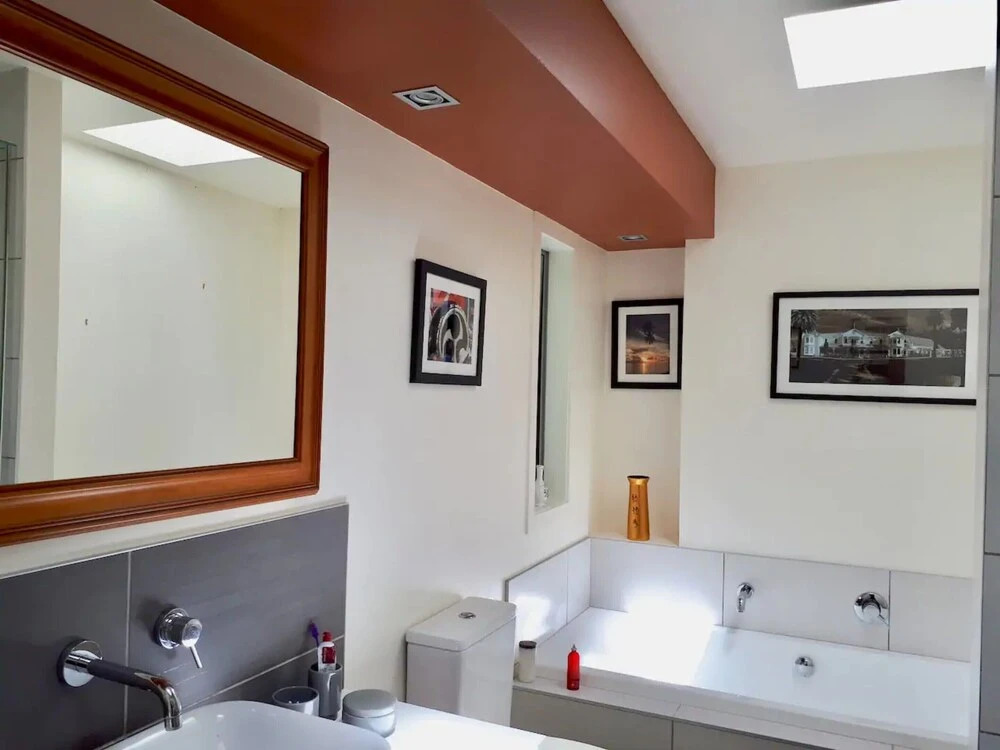 Campbells Bay Family Home With Cinema Near Beach
