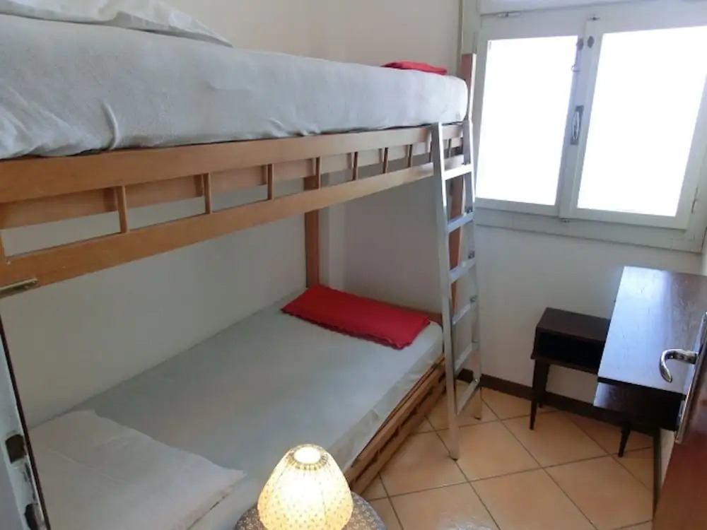Elegant Renovated Flat on the 11th Floor With Lift and sea View by Beahost