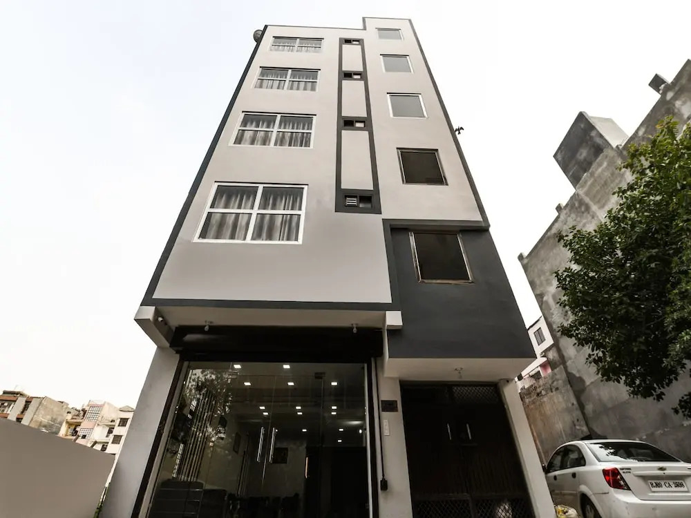 OYO 14722 Diamond Stay
