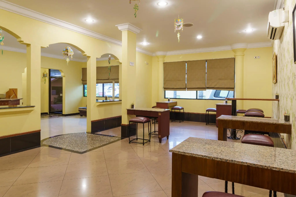 RedDoorz Plus near Ancol