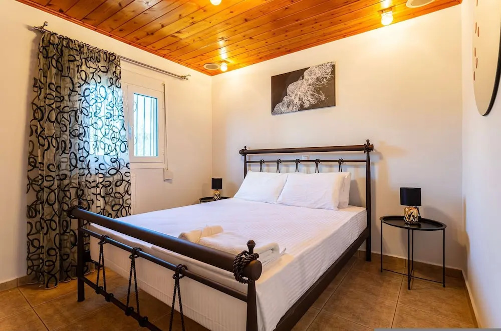 Seaview Nature Retreat - Filiatra s Cozy Hideaway
